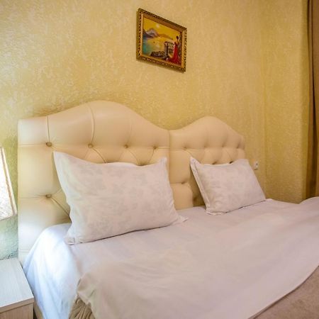 Hotel Vladi Kutaisi Bagian luar foto
