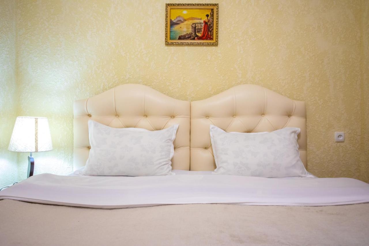 Hotel Vladi Kutaisi Bagian luar foto