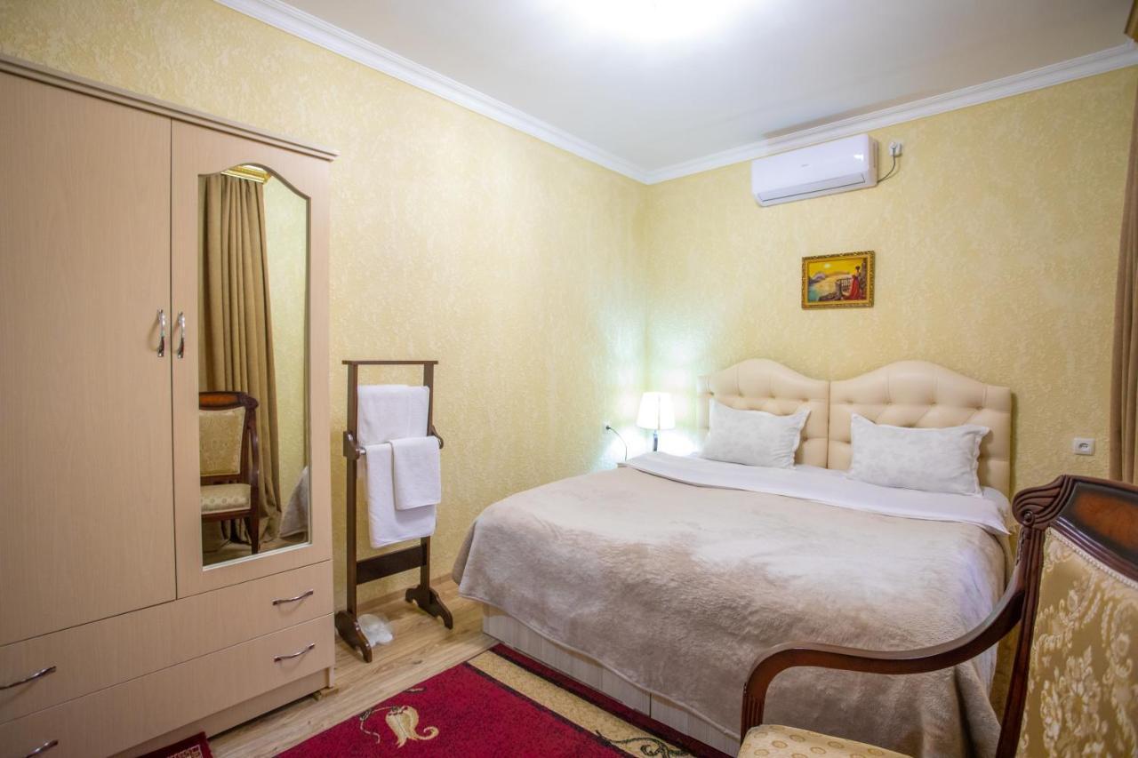 Hotel Vladi Kutaisi Bagian luar foto