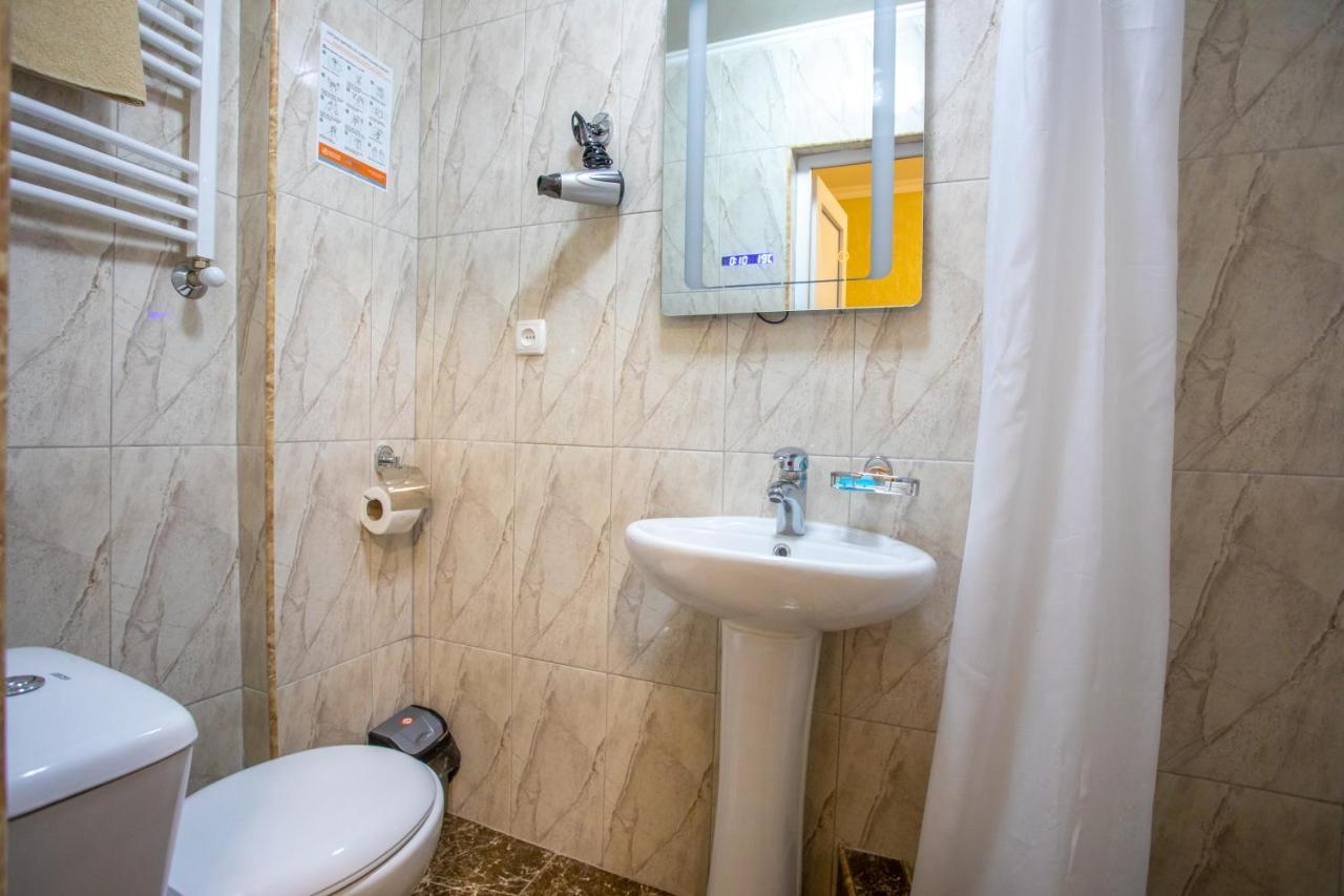 Hotel Vladi Kutaisi Bagian luar foto