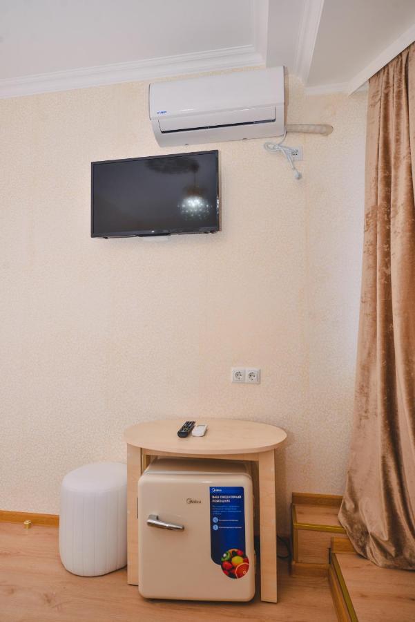 Hotel Vladi Kutaisi Bagian luar foto