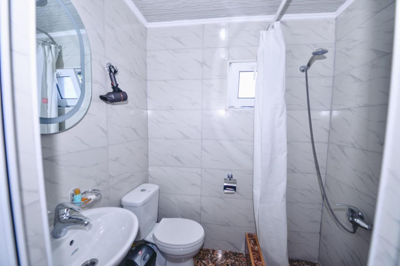Hotel Vladi Kutaisi Bagian luar foto